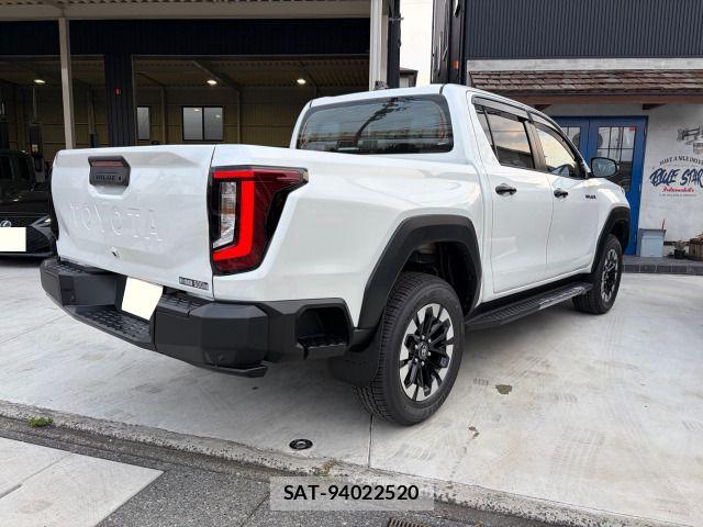 Toyota HILUX 2026-07 8074001-5