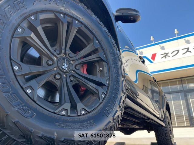 Toyota HILUX 2022-10 8074003-13