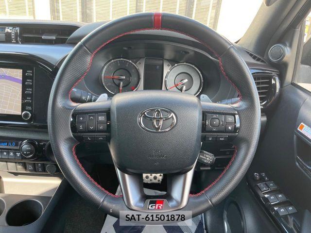 Toyota HILUX 2022-10 8074003-14