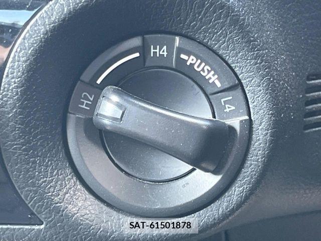 Toyota HILUX 2022-10 8074003-5