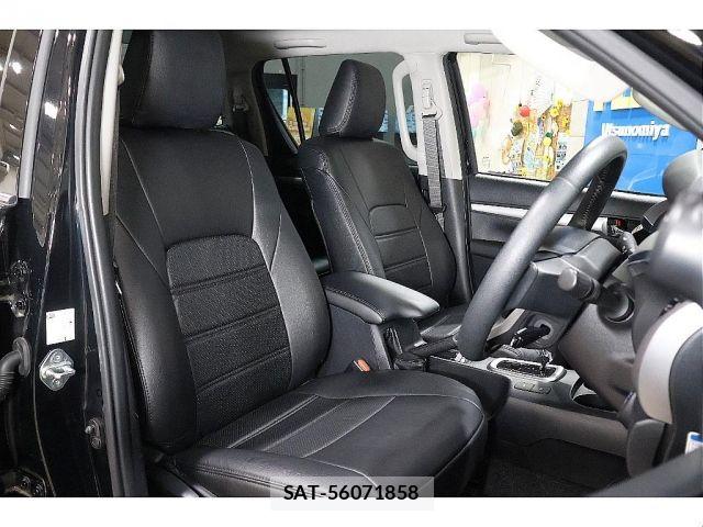 Toyota HILUX 2022-01 8099591-14
