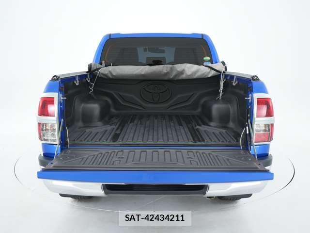 Toyota HILUX 2019-11 8099598-17