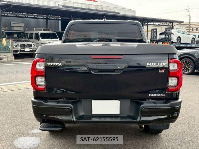 Toyota HILUX 2023-05 8099595-14