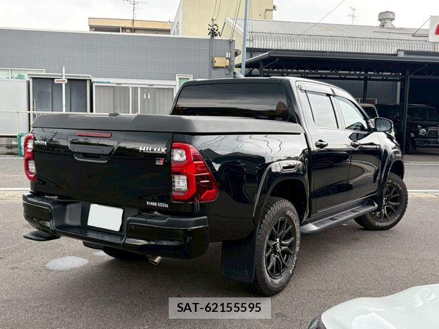Toyota HILUX 2023-05 8099595-4