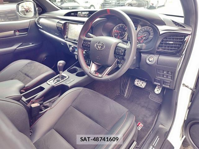 Toyota HILUX 2024-08 8099593-17