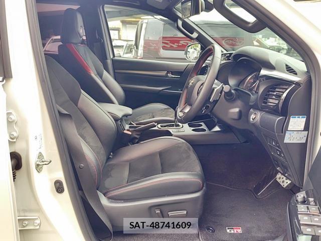 Toyota HILUX 2024-08 8099593-18
