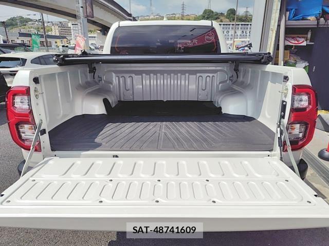 Toyota HILUX 2024-08 8099593-29