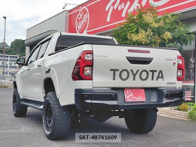 Toyota HILUX 2024-08 8099593-3