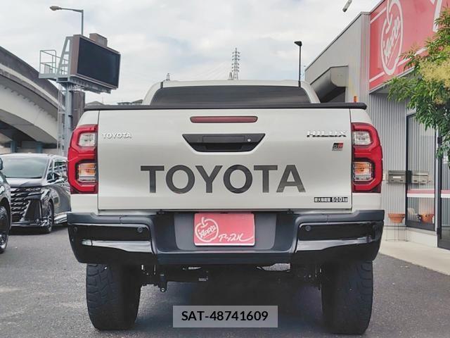 Toyota HILUX 2024-08 8099593-4