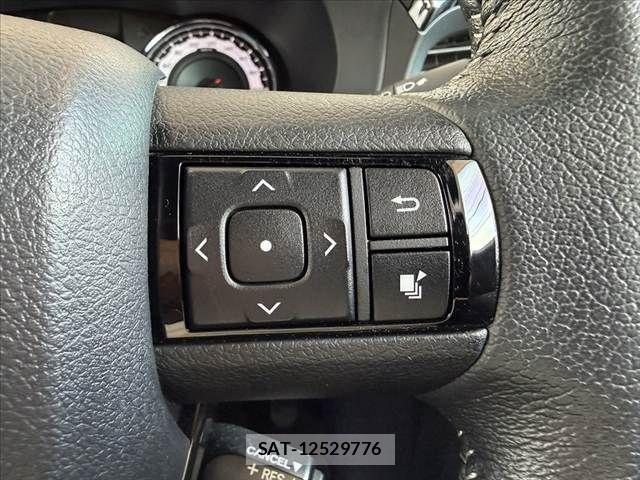 Toyota HILUX 2019-05 8099596-25