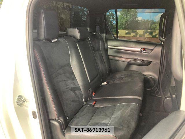 Toyota HILUX 2023-02 8099594-9