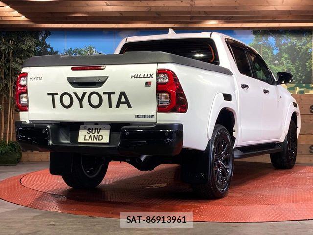 Toyota HILUX 2023-02 8099594-16