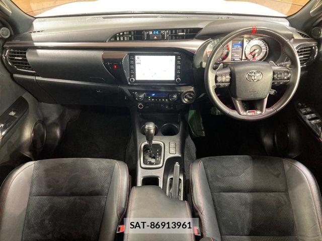 Toyota HILUX 2023-02 8099594-1