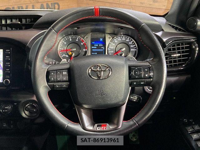 Toyota HILUX 2023-02 8099594-7