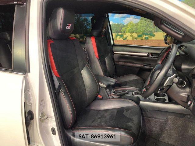 Toyota HILUX 2023-02 8099594-8