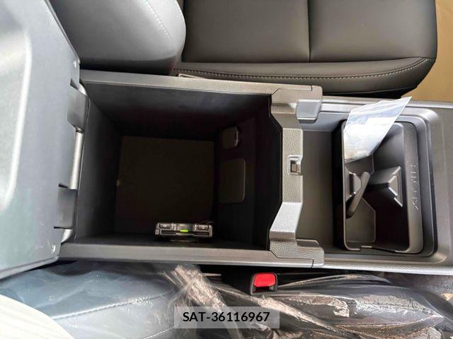 Toyota HILUX 2026-07 8099589-17