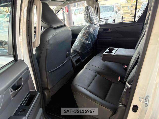 Toyota HILUX 2026-07 8099589-21