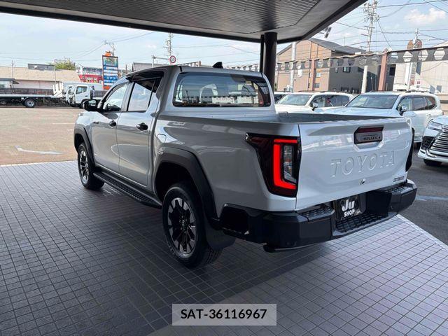Toyota HILUX 2026-07 8099589-8
