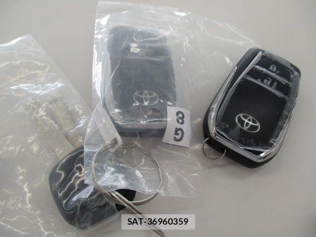 Toyota HILUX 2023-08 8099592-9