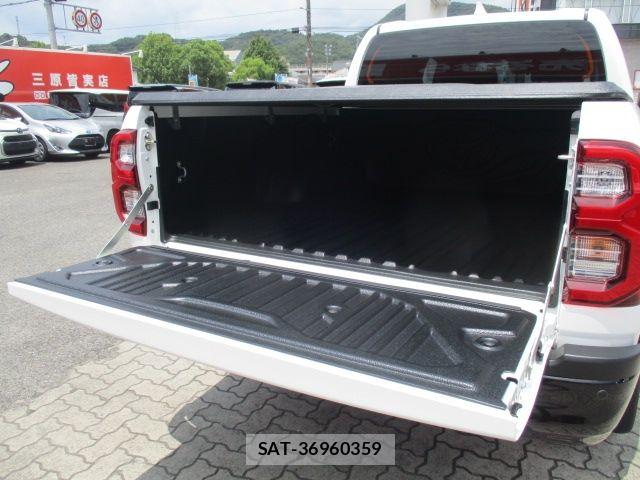 Toyota HILUX 2023-08 8099592-17