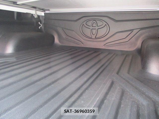 Toyota HILUX 2023-08 8099592-18