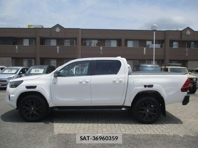 Toyota HILUX 2023-08 8099592-21