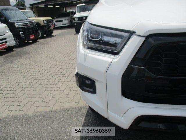 Toyota HILUX 2023-08 8099592-23
