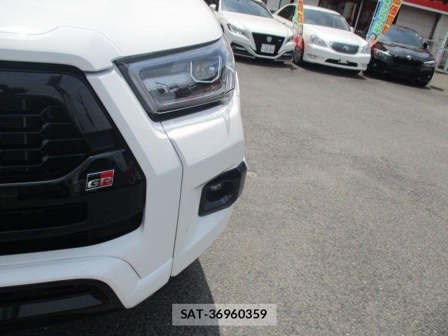 Toyota HILUX 2023-08 8099592-24