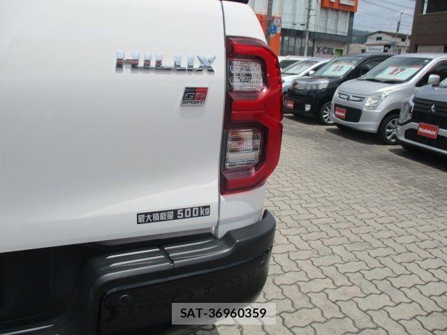 Toyota HILUX 2023-08 8099592-26