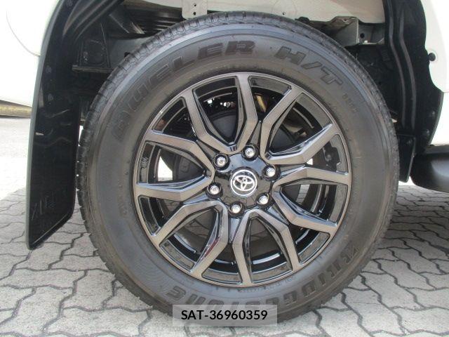 Toyota HILUX 2023-08 8099592-27