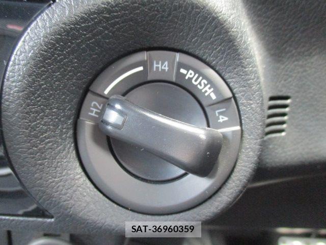 Toyota HILUX 2023-08 8099592-6