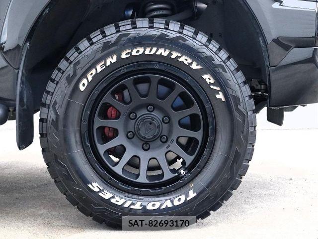 Toyota HILUX 2023-01 8099590-10