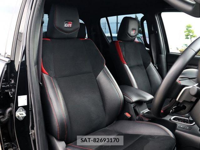 Toyota HILUX 2023-01 8099590-4