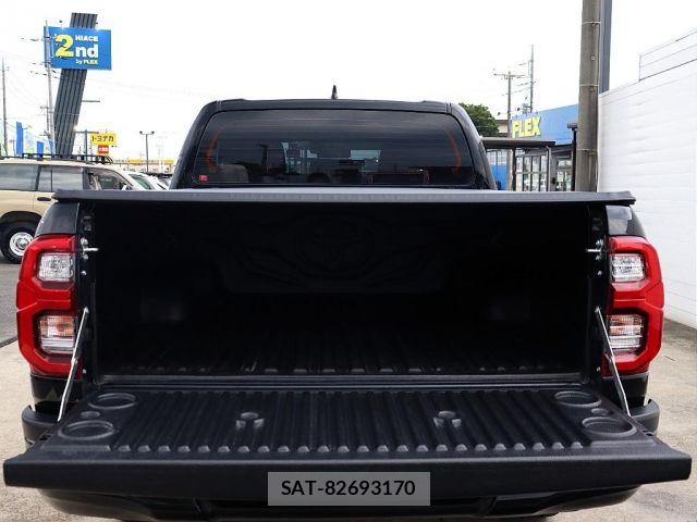 Toyota HILUX 2023-01 8099590-6