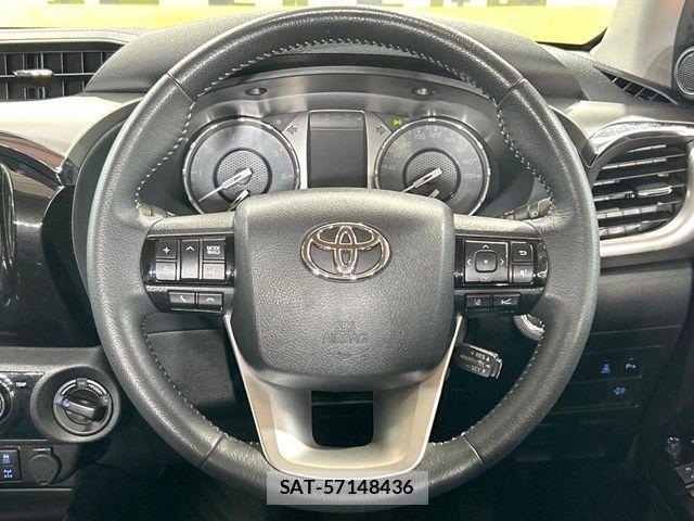 Toyota HILUX 2023-02 8099597-10