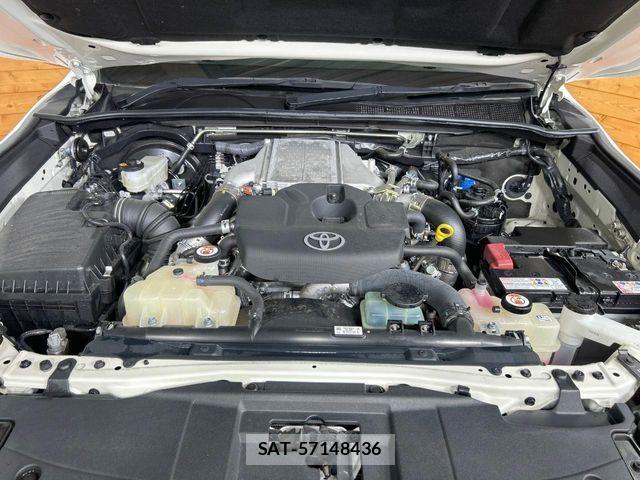 Toyota HILUX 2023-02 8099597-17
