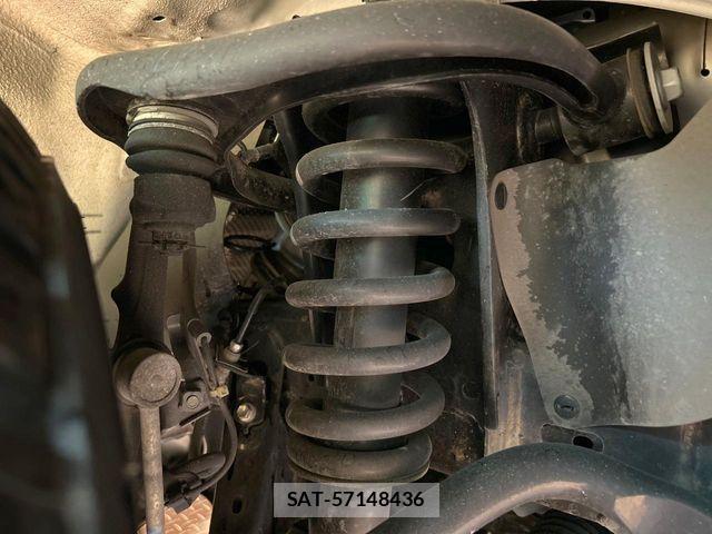 Toyota HILUX 2023-02 8099597-19