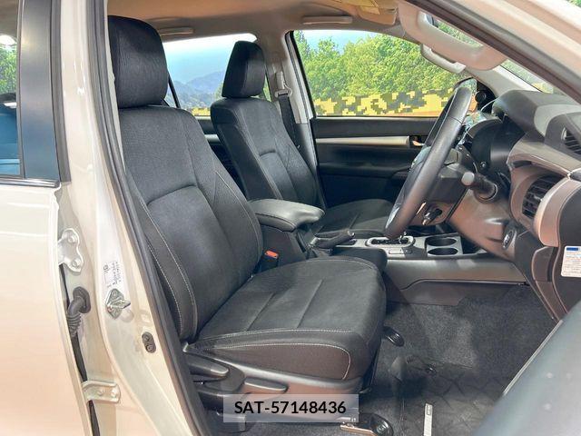 Toyota HILUX 2023-02 8099597-7