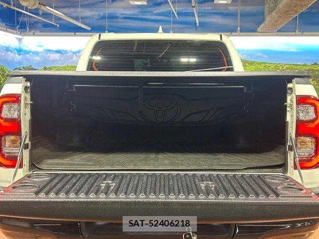 Toyota HILUX 2023-08 8130503-13
