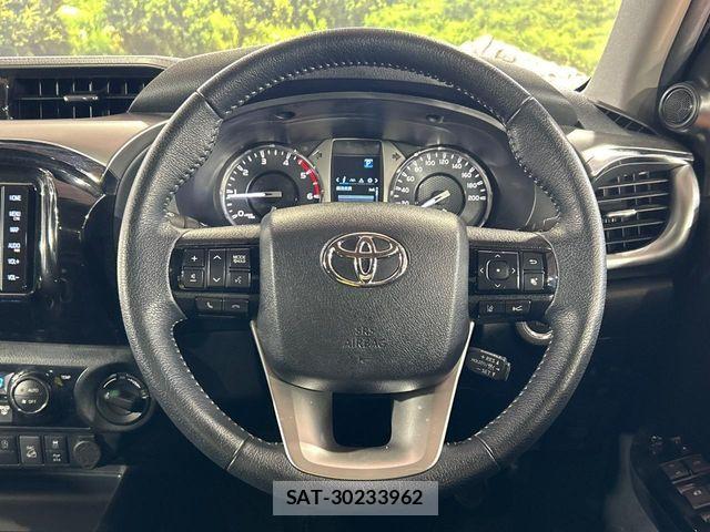 Toyota HILUX 2022-12 8130504-10