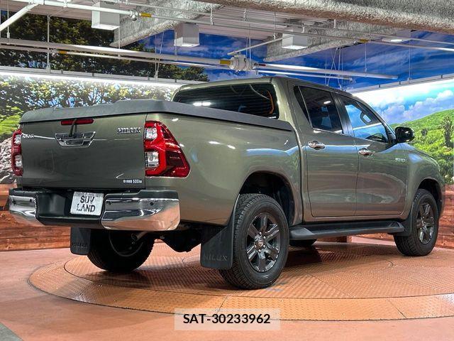 Toyota HILUX 2022-12 8130504-16
