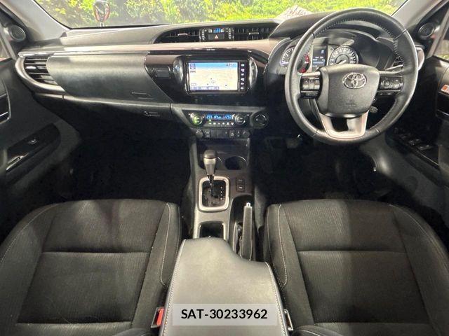Toyota HILUX 2022-12 8130504-1