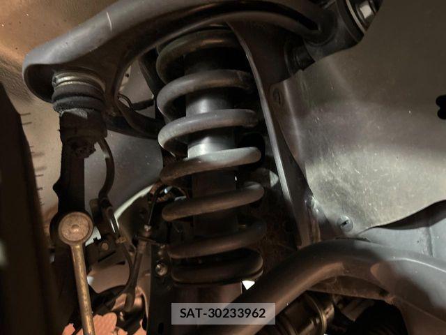 Toyota HILUX 2022-12 8130504-19