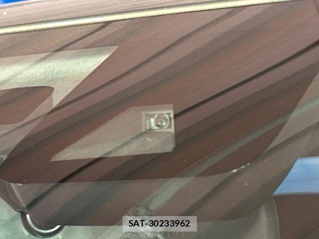 Toyota HILUX 2022-12 8130504-4