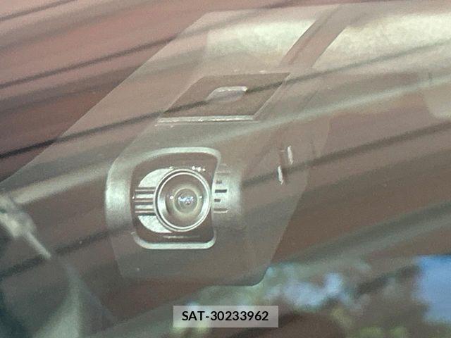 Toyota HILUX 2022-12 8130504-6