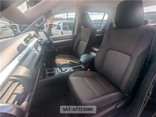 Toyota HILUX 2018-09 8130512-14