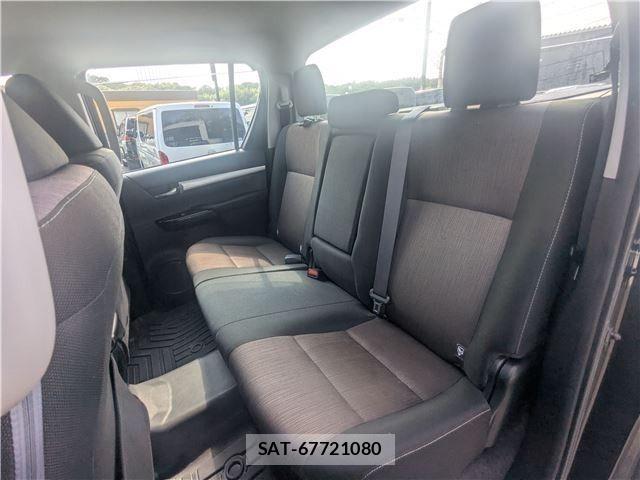 Toyota HILUX 2018-09 8130512-15