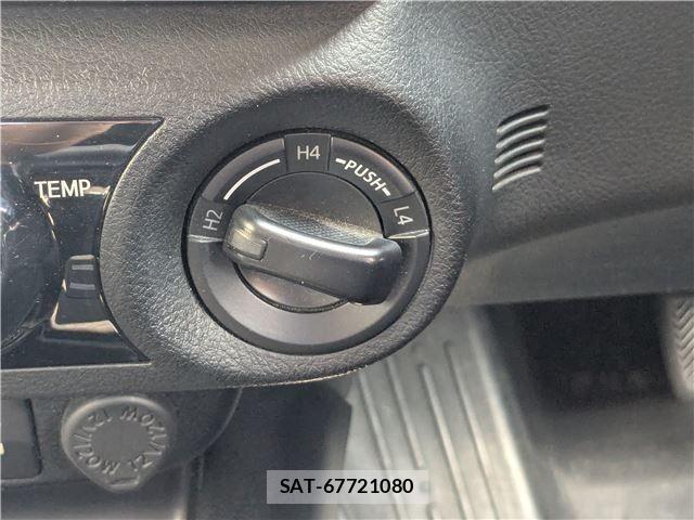 Toyota HILUX 2018-09 8130512-21