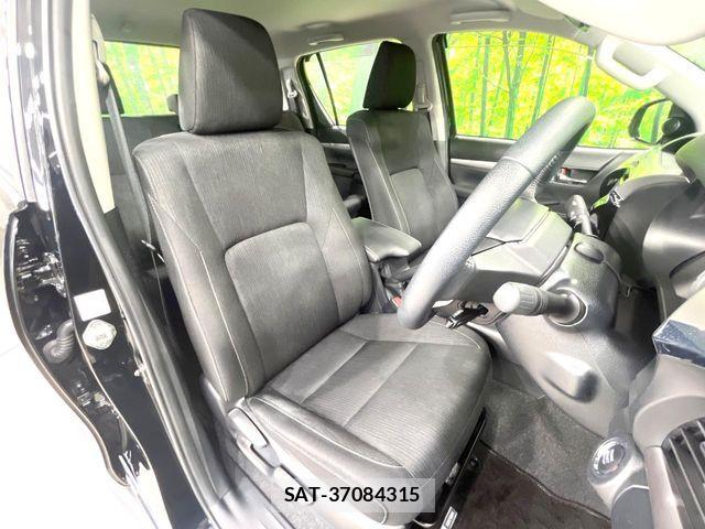 Toyota HILUX 2021-04 8130509-9