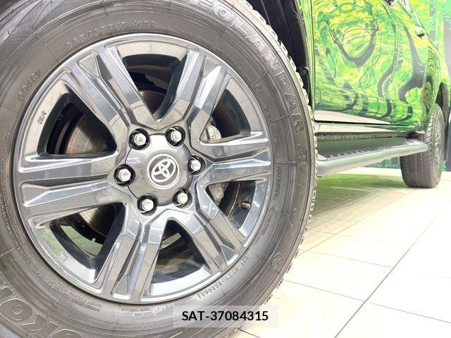 Toyota HILUX 2021-04 8130509-13